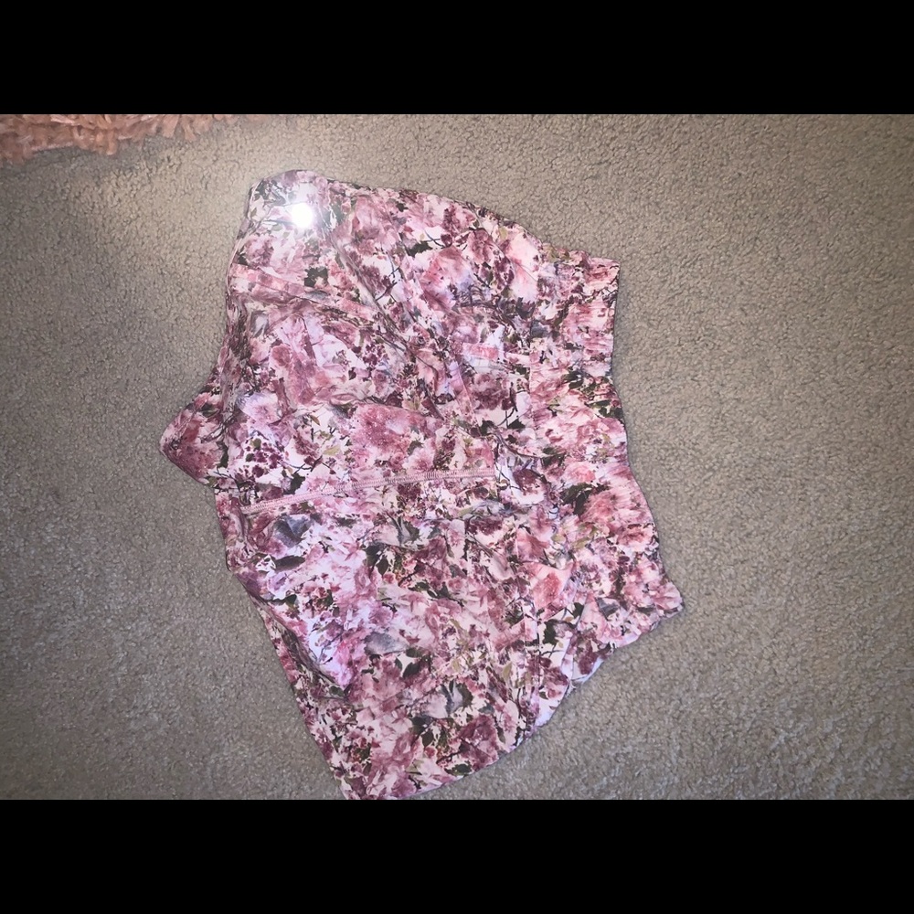 LULULEMON SHORTS!!! Size 4